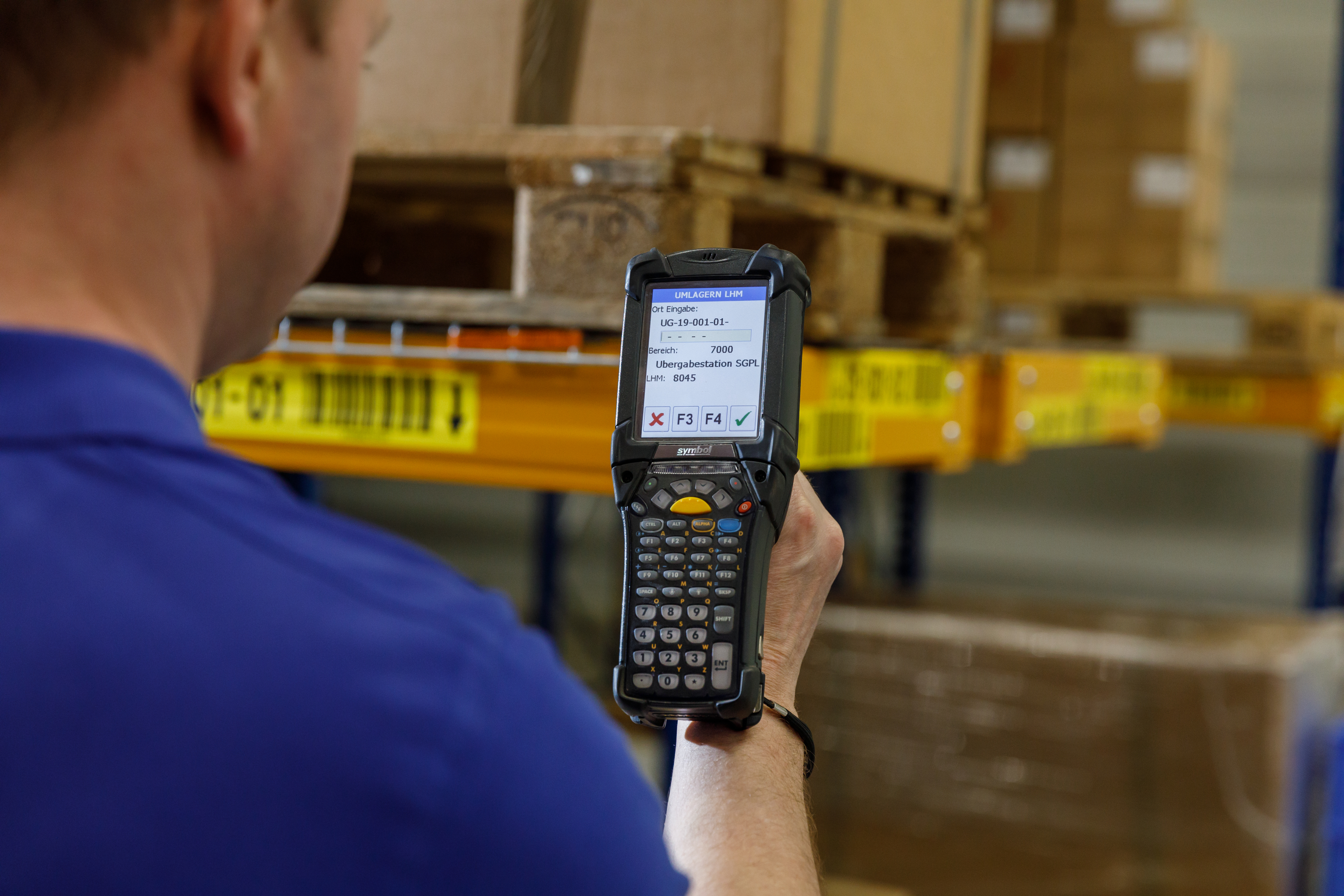 Ο χειρισμός του WMS Series 2 γίνεται μέσω κινητής θέσης εργασίας της Jungheinrich