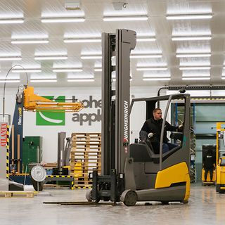 Jungheinrich v Bohemia Apple