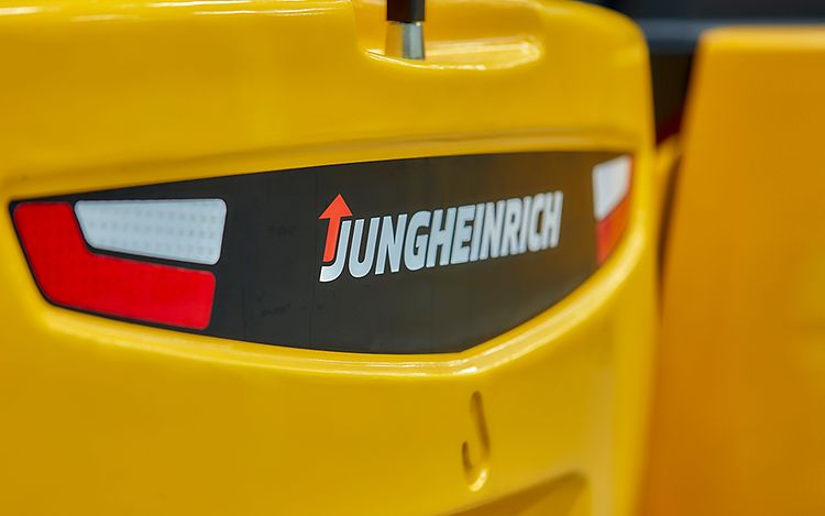 Warehouse_Action_ERE_38117