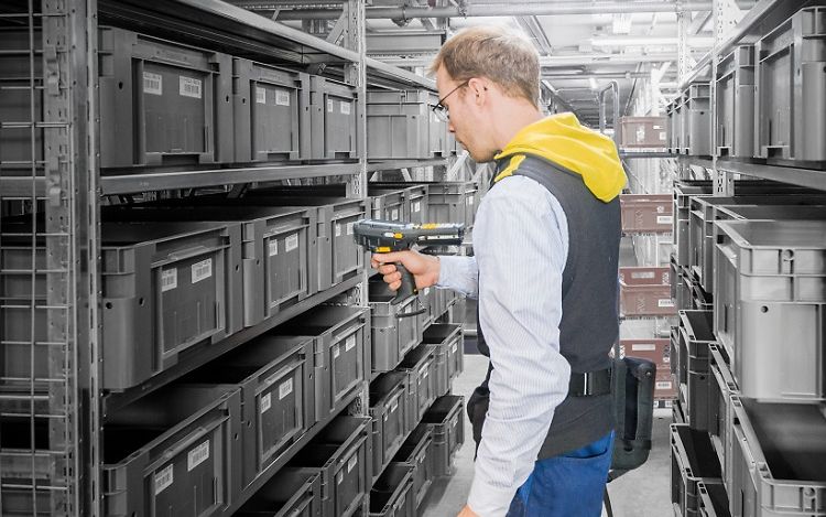 αποθηκευτικός εξοπλισμός