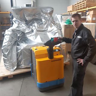 Vozík s prodlouženými vidlemi ve společnosti Mayer & Cie.