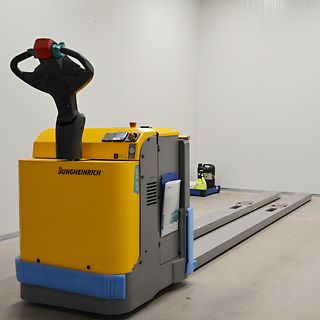 Vozík s prodlouženými vidlemi ve společnosti Mayer & Cie.