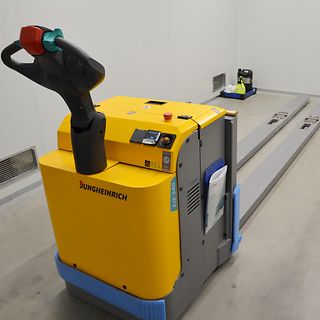 Vozík s prodlouženými vidlemi ve společnosti Mayer & Cie.