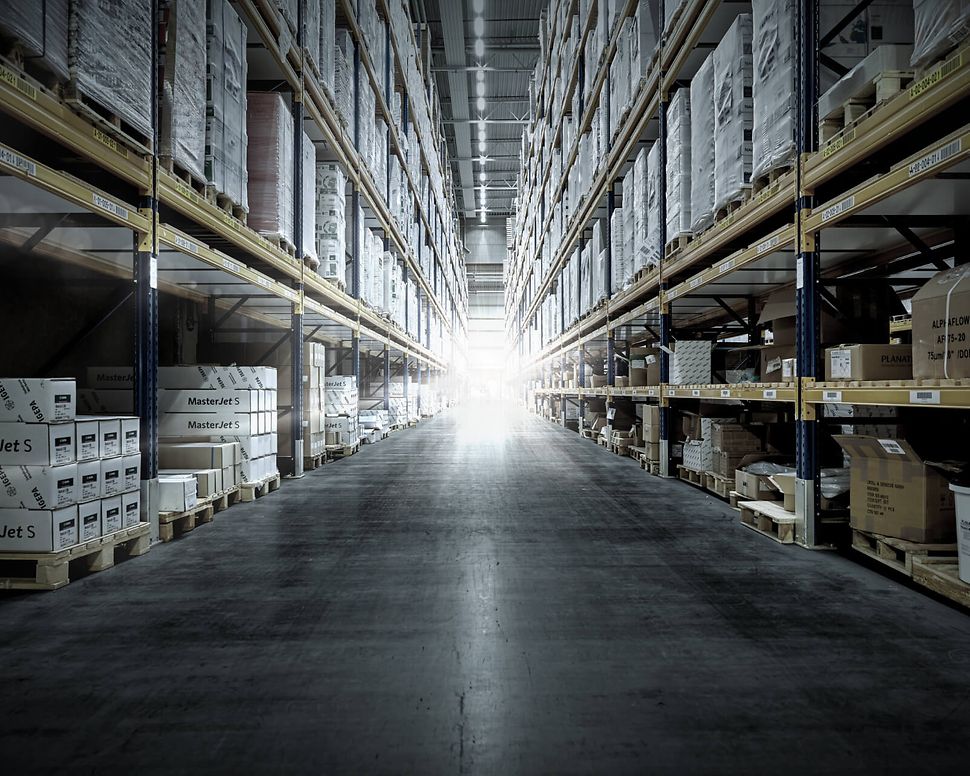 Wide-aisle multi-bay racking