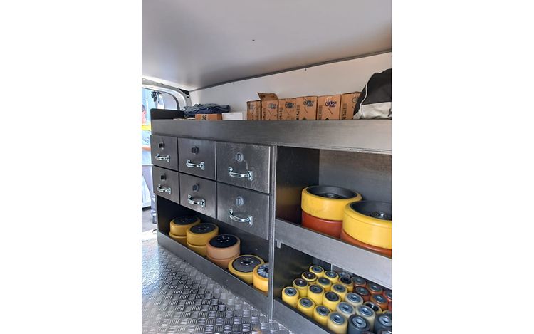 Stage + Estoque móvel