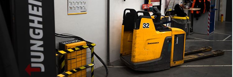 Nabíjení vozíků Jungheinrich z jakékoliv zásuvky