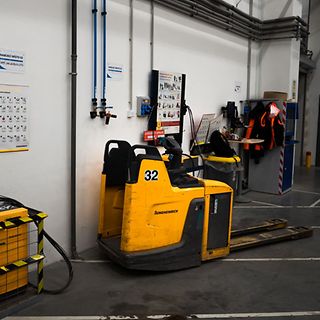 Nabíjení vozíků Jungheinrich z jakékoliv zásuvky