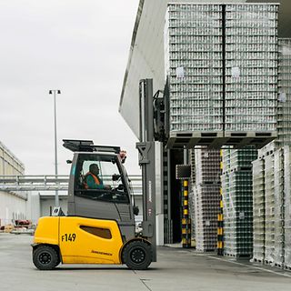 Elektrické vozíky Jungheinrich v Plzeňském Prazdroji