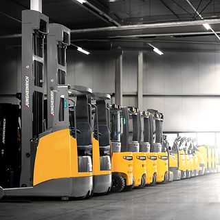 Bilde Blogg B22-23 | Hva slags type truck bør jeg velge til lageret mitt?