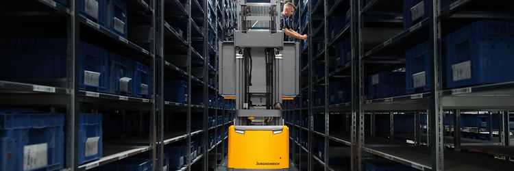 Content Picture Vertical Order Pickers Leistungsträger