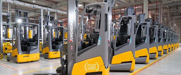 Amazon 100.000 zdjęcie