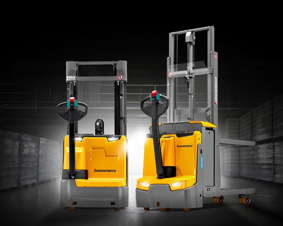 Stage Short distance stackers