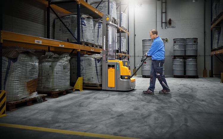 Jungheinrich elektrische stapelaar EJC 216z