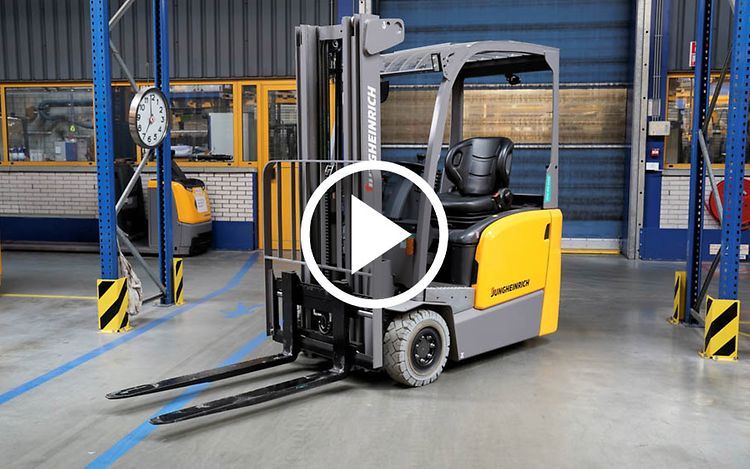 Review Logistics Inside: EFG BB 216k - play button