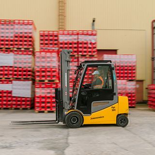 Vozíky Jungheinrich v Coca-Cole