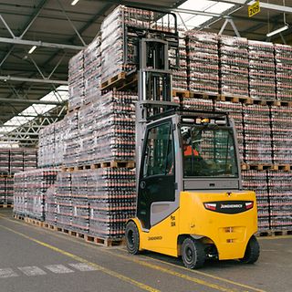 Vozíky Jungheinrich v Coca-Cole