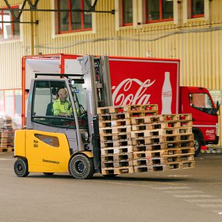 Vozíky Jungheinrich v Coca-Cole