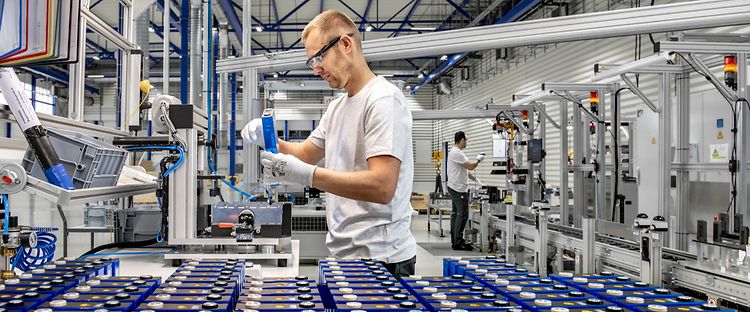 Life cycle of lithium-ion batteries Header