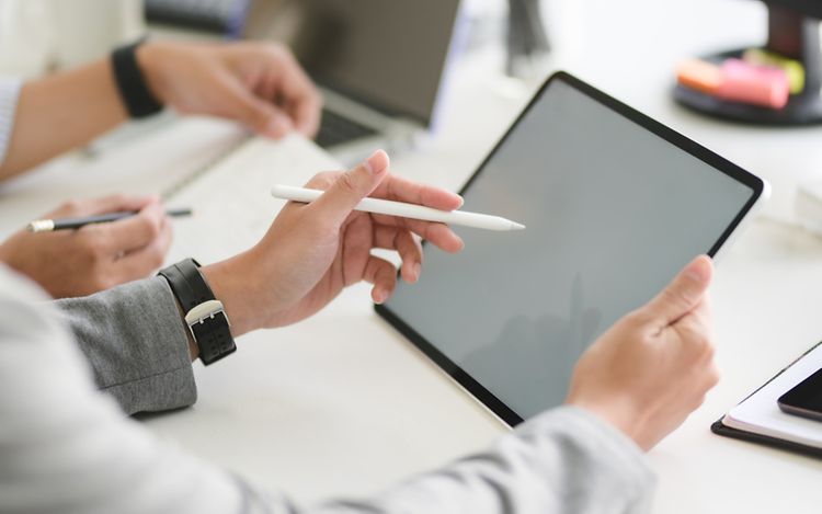 Elektronické podepisování smluv