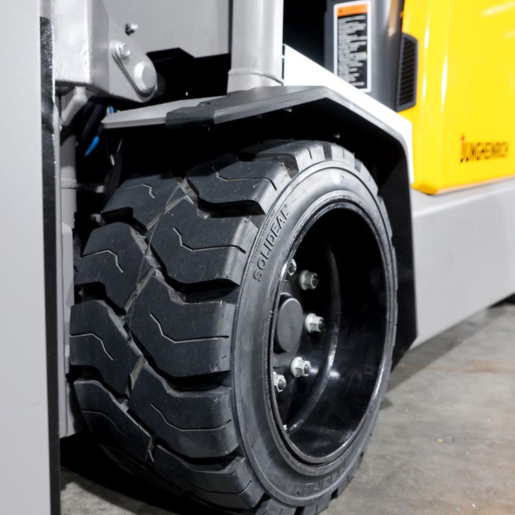 Čelní elektrický vozík EFG BC