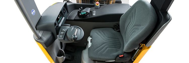 Førerhuset på en Jungheinrich Reach truck 