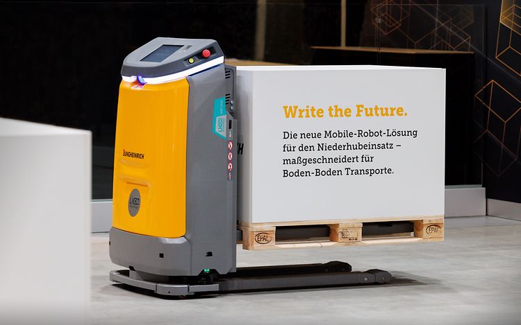 Mobilní robot pro horizontální přepravu - Jungheinrich EAE 212a