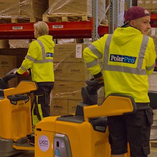 Jungheinrich pallyftare körs på Polarpros lager