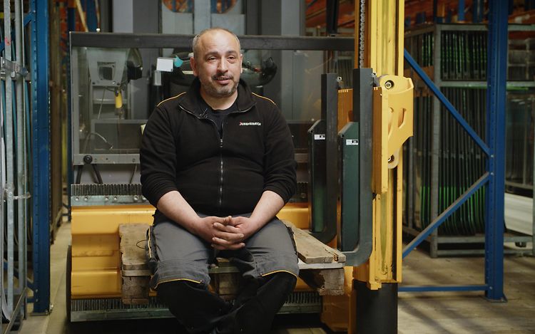 Mehmet_Portrait_V03 - frame at 1m26s