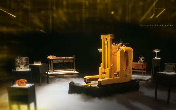 Stage Geschichte Yellow Moments