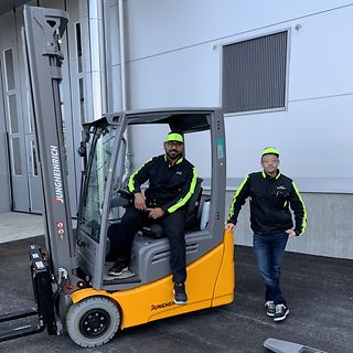 Jungheinrich sähkötrukki ja Woodspin