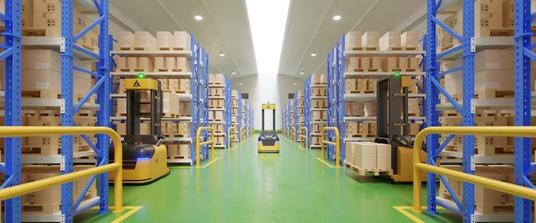 Wózek widłowy systemowy w nowoczesnym magazynie