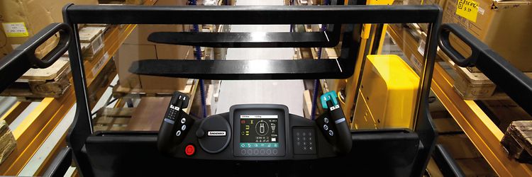 Smalgangstruck set oppe fra førerhuset