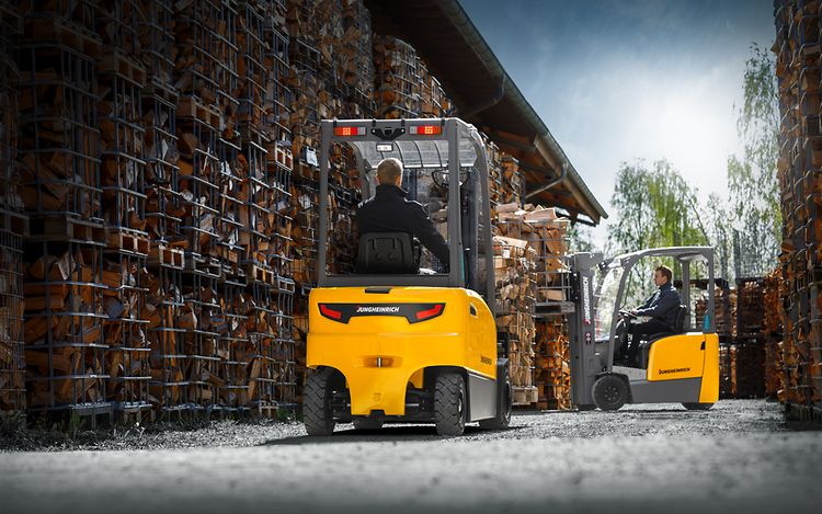 Čelní elektrické vozíky EFG B