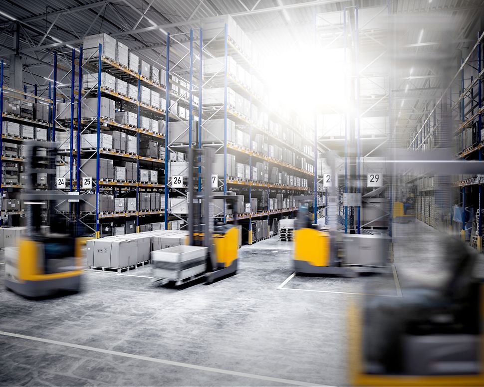 Stage Certificartes Policies Warehouse ETV motion blur_[MAM-42974]