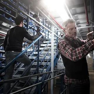 Fachbodengeschoss-Anlage_Operation_--_Operating-in-Racking_[MAM-45575].webp