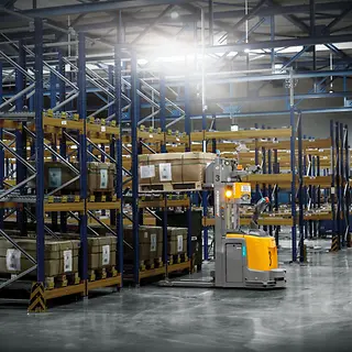 Durchlaufregal_Operation_--_Pallet-in-rack.webp