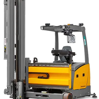 EFX-4_Studio_--_Front-EFX-414_[MAM-59867].webp