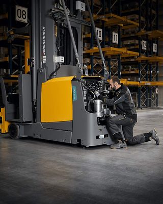 stage Jungheinrich Service Fahrzeuge