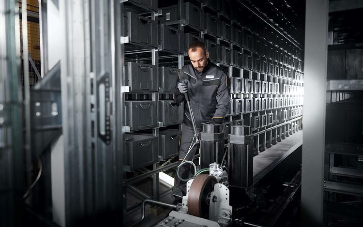 Onderhoud van rekken en logistieke systemen