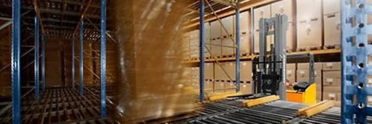 Regały przepływowe – przykład zastosowania głębokich kanałów przepływowych