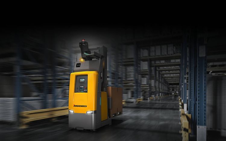 EKSa, ZT350, blurred background_[MAM-55796]