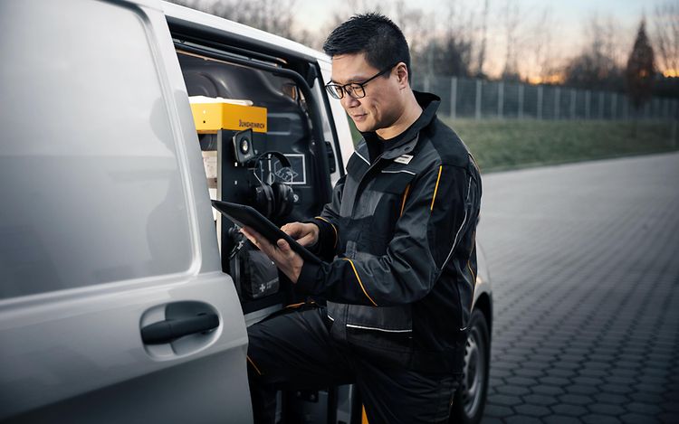 Jungheinrich Service Mitarbeiter im Einsatz