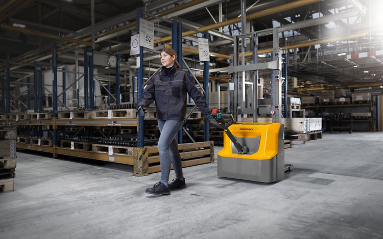 AMC 12 Ručni električni staker