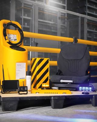 Jungheinrich tillbehör till truckar och lagersystem.