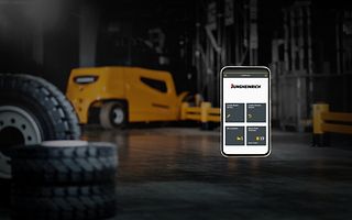 Mobiltelefon med printscreen på Jungheinrich plattform Call4Service.