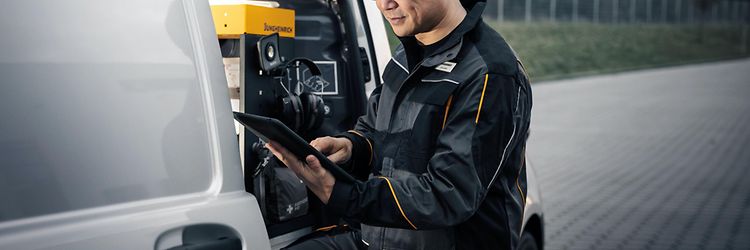 Jungheinrich Service Mitarbeiter im Einsatz