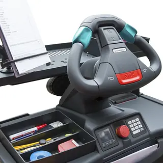 ECE-2-HP_Detail_--_Cockpit-ECE-225_[MAM-32885].webp