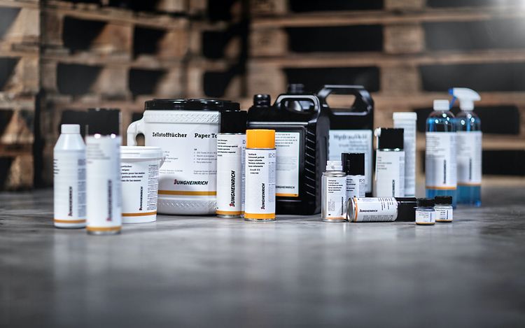 Jungheinrich Hydraulikolier står på gulv