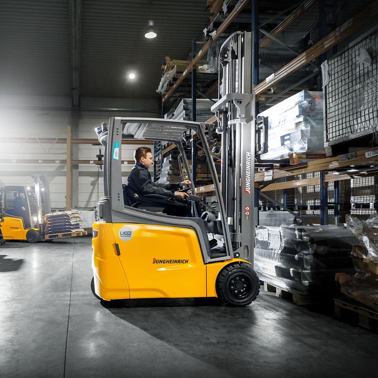  รถโฟล์คลิฟท์