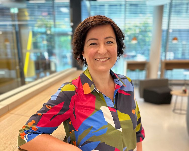 Picture_Karola_JIG_Contact